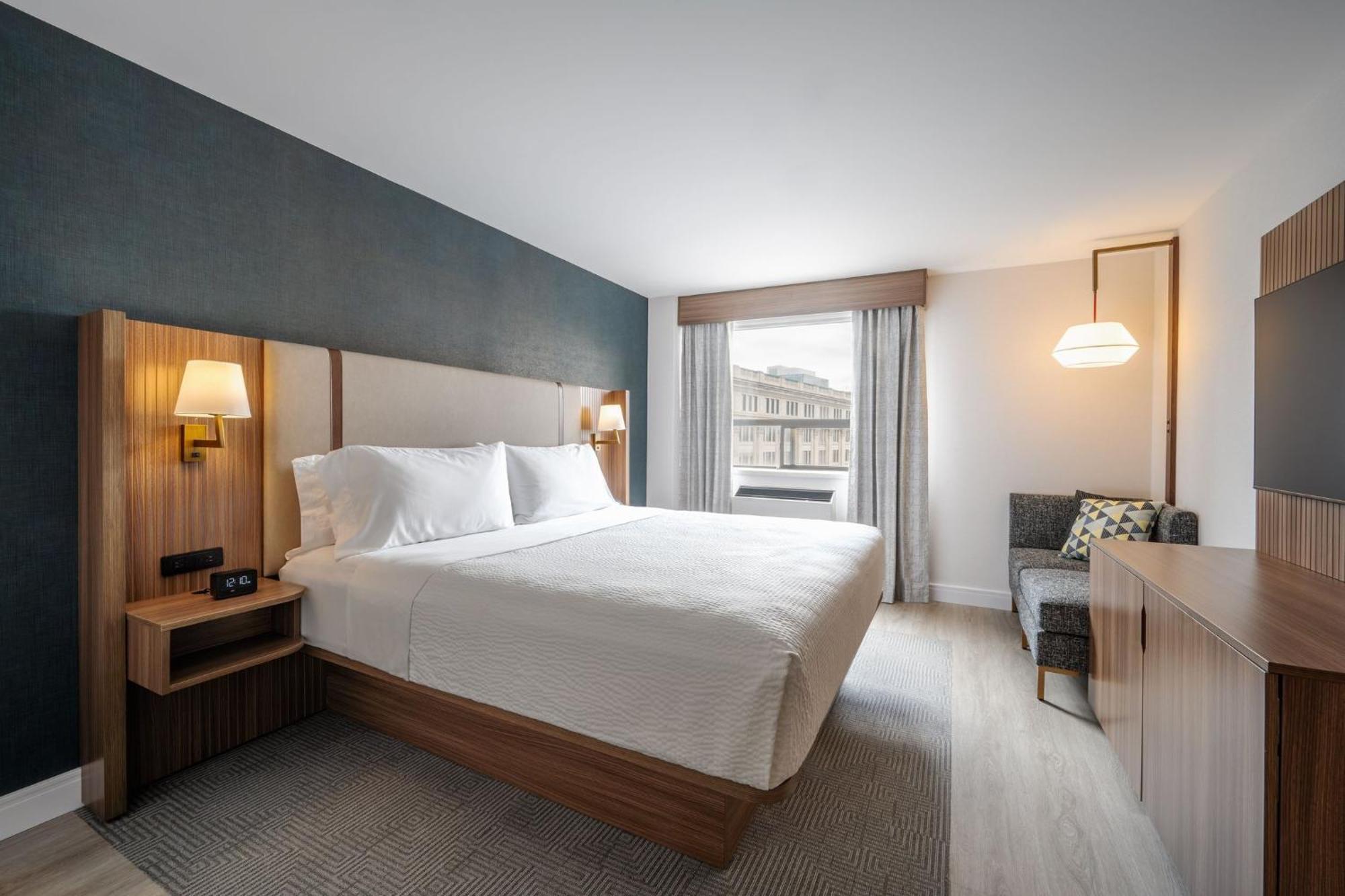& Downtown By Ihg Hotel 3*