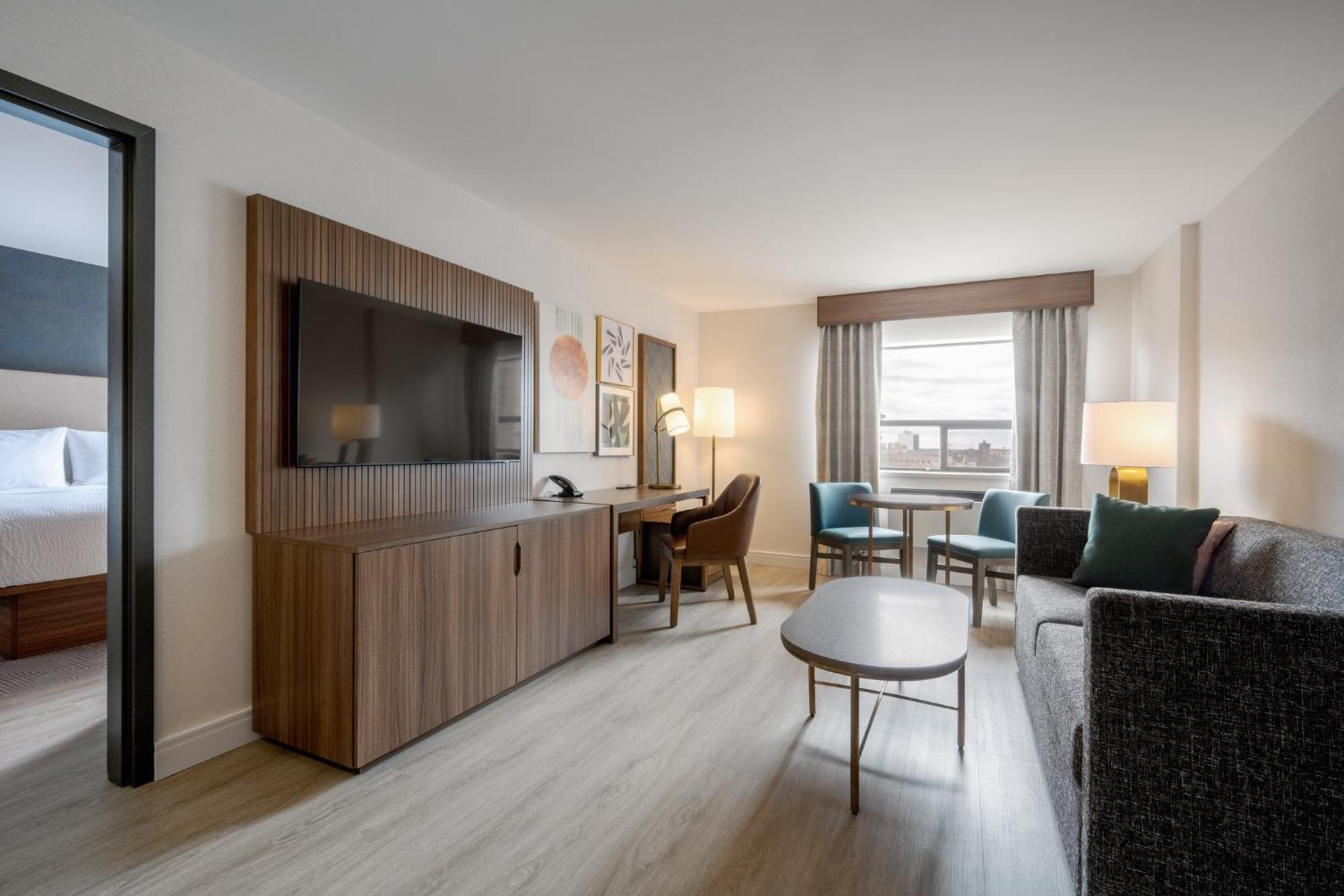 & Downtown By Ihg