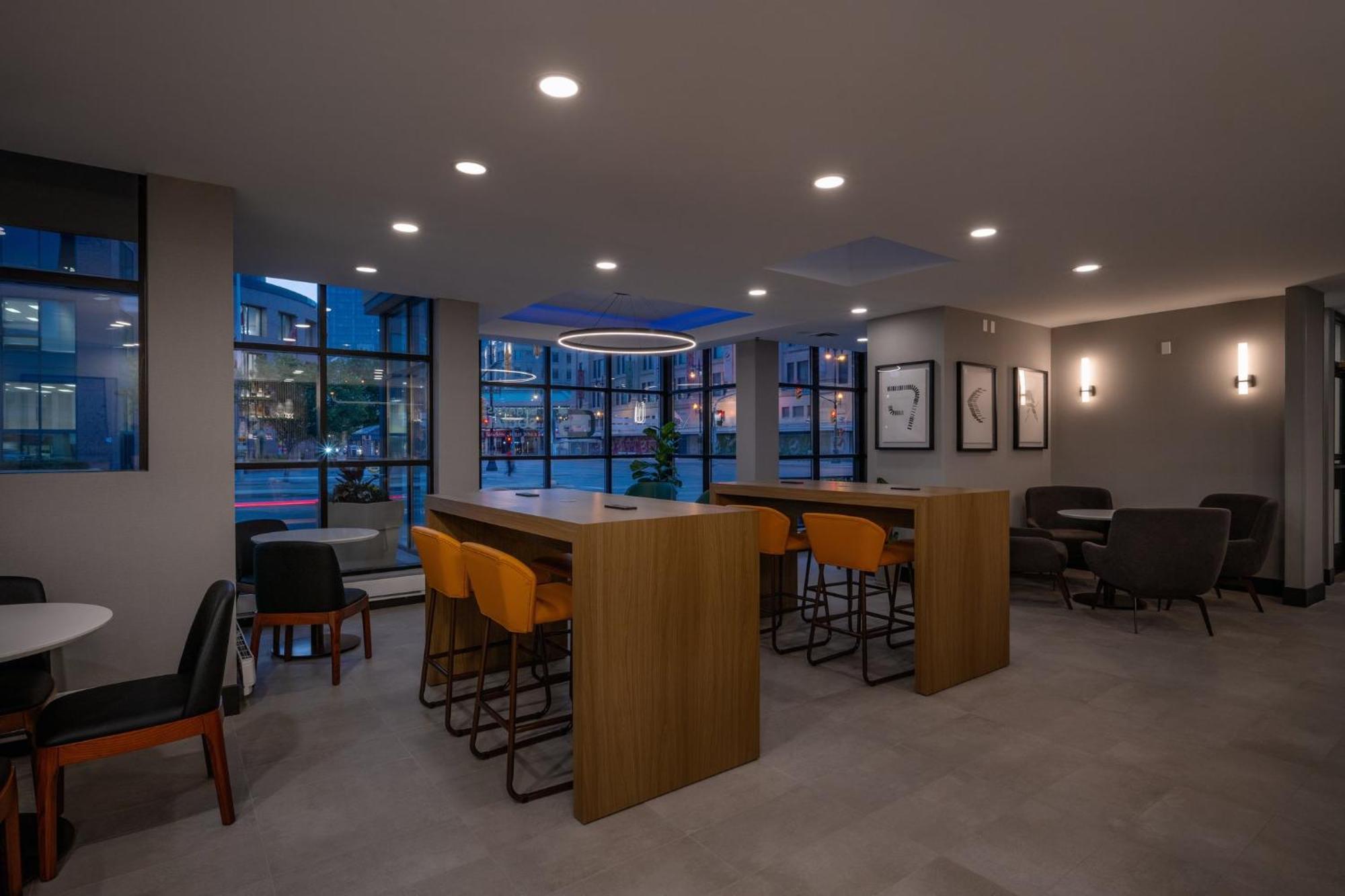 & Downtown By Ihg Winnipeg
