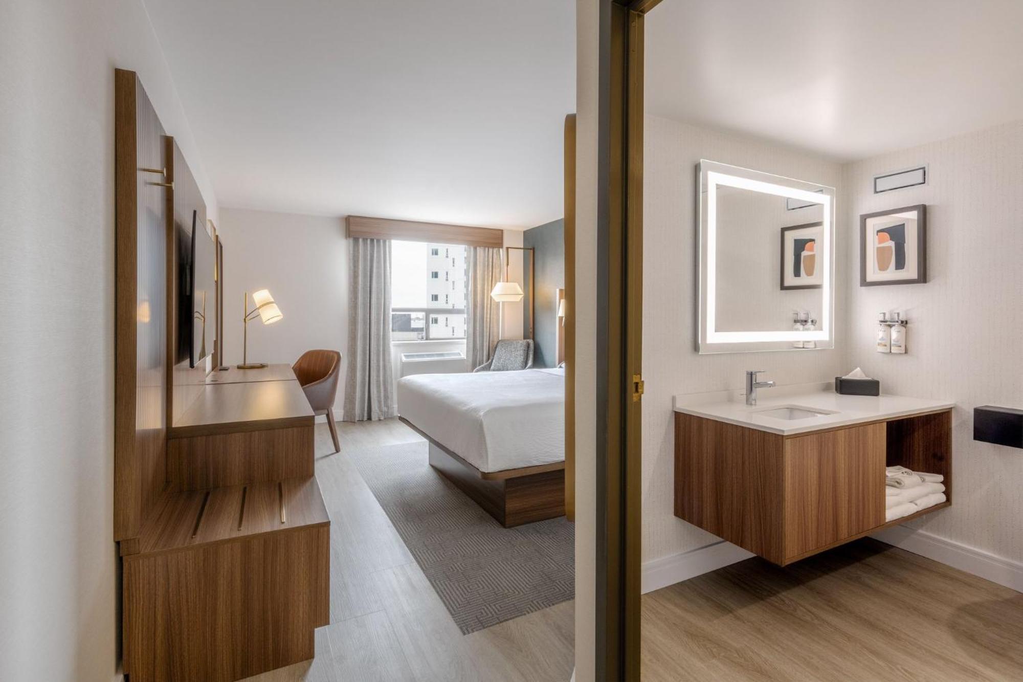 & Downtown By Ihg Hotel 3*