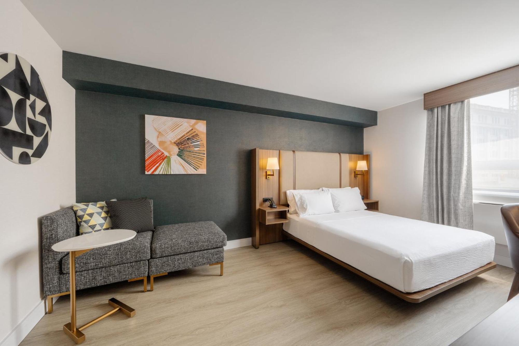 Hotel & Downtown By Ihg Winnipeg
