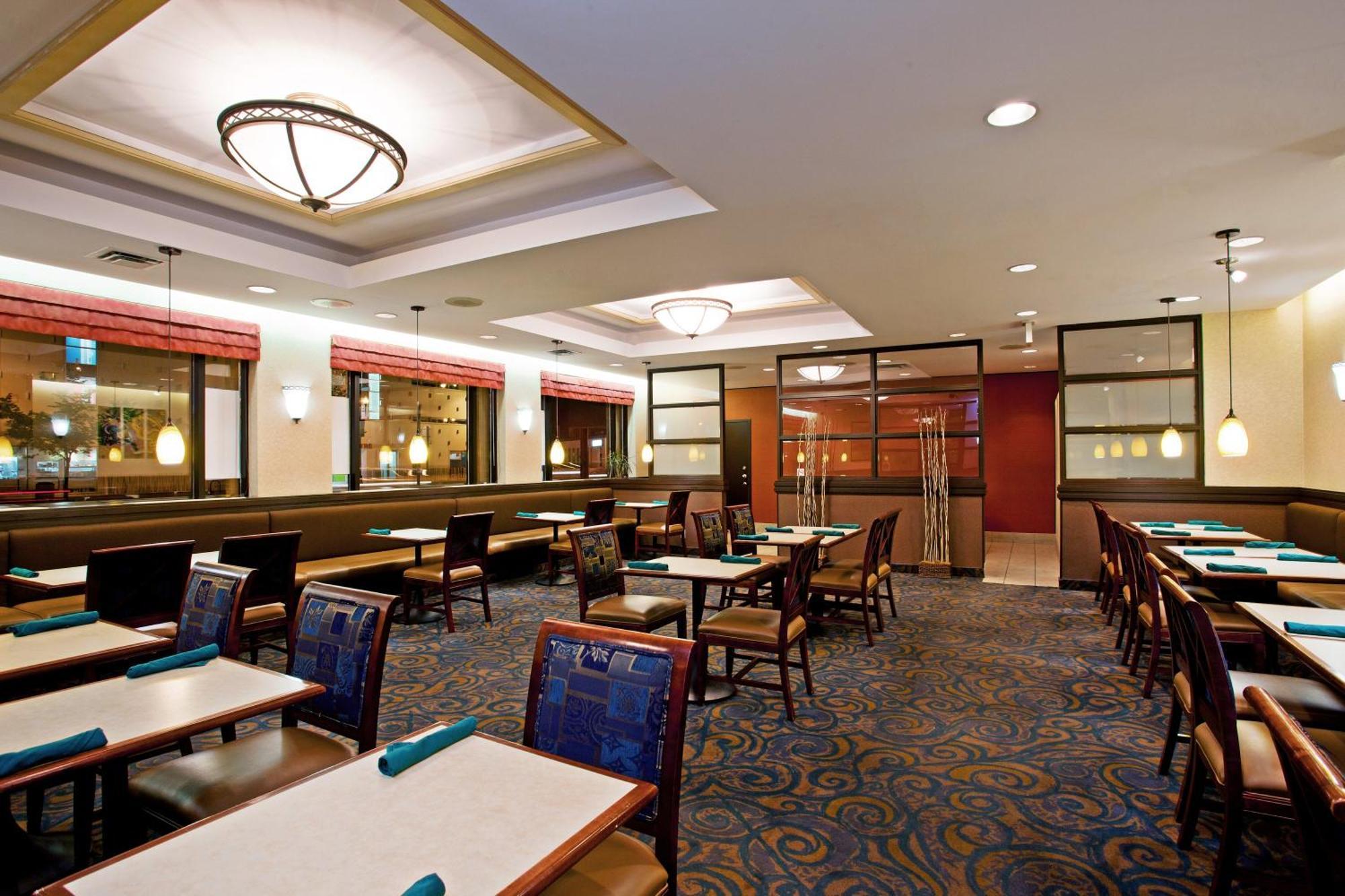 & Downtown By Ihg Winnipeg